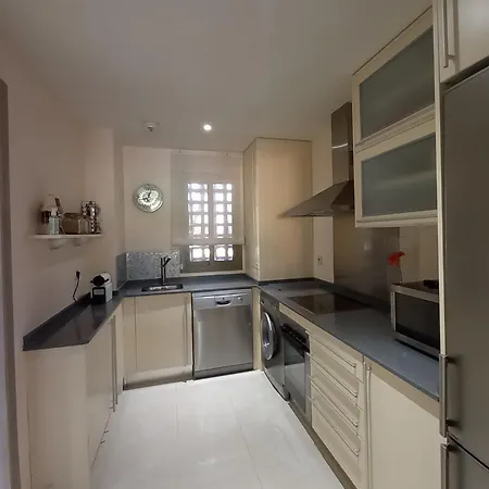 Apartamento Con Jardin Y Salida Directa A La Piscina *